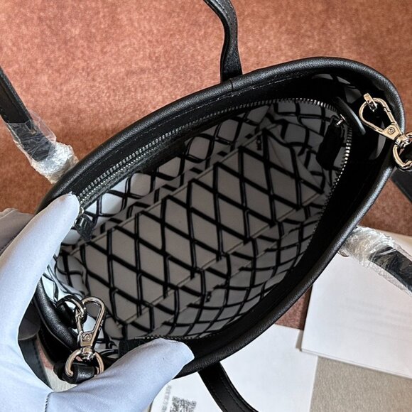 MCM mini basket AREN VISETOS zip-around shopping bag - Picture 7 of 9